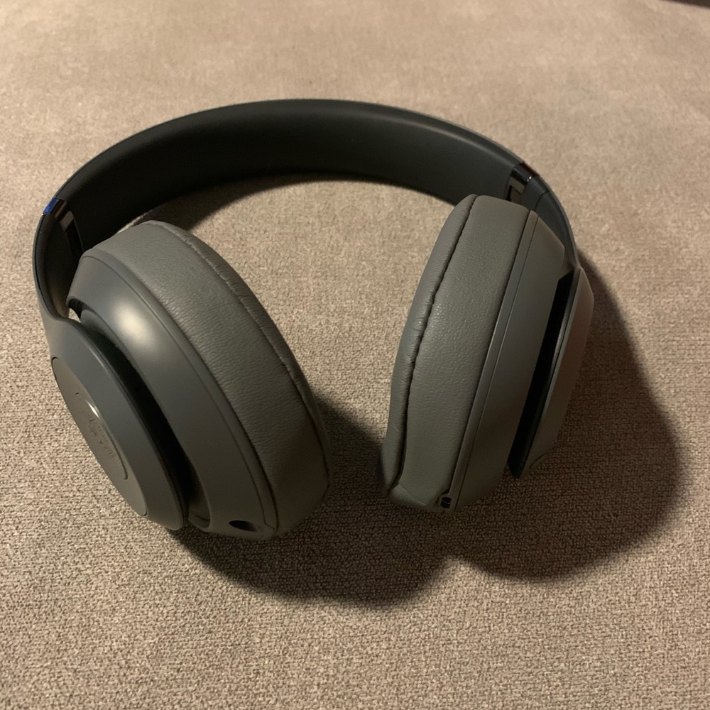 Beats Studio 3 wireless headphones